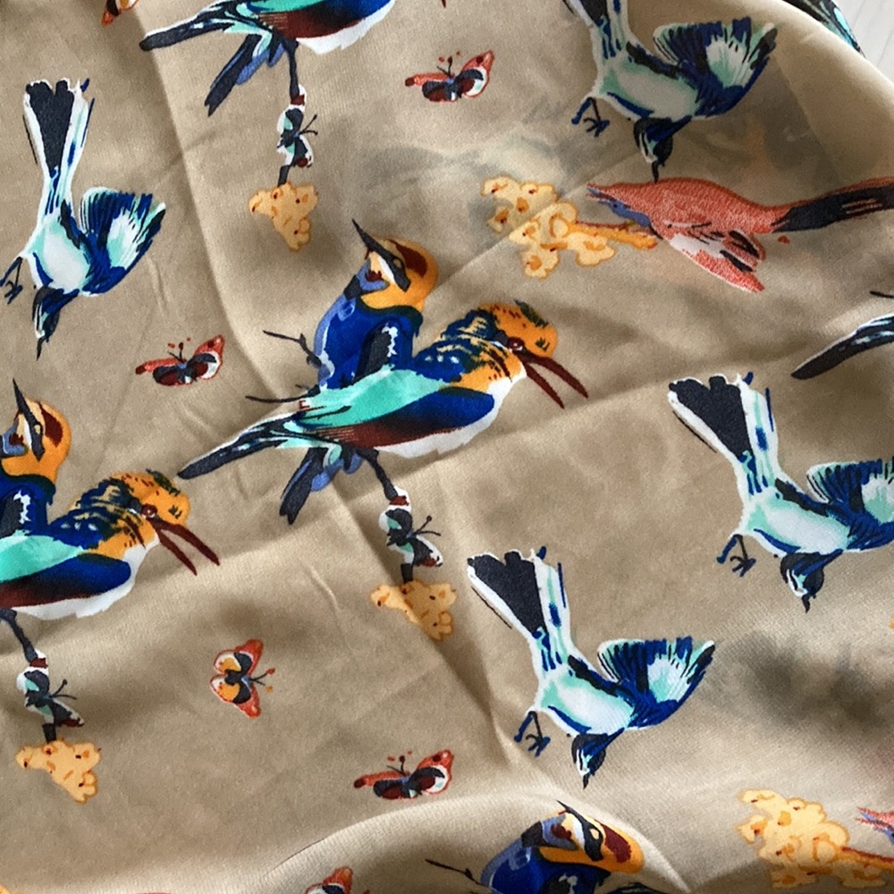 Bird Scarf - Picture 2 of 3